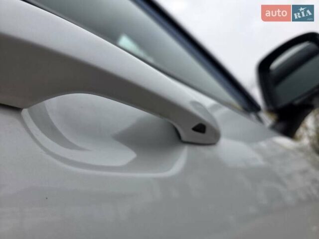 Белый Вольво ХС90, объемом двигателя 1.97 л и пробегом 117 тыс. км за 45500 $, фото 11 на Automoto.ua