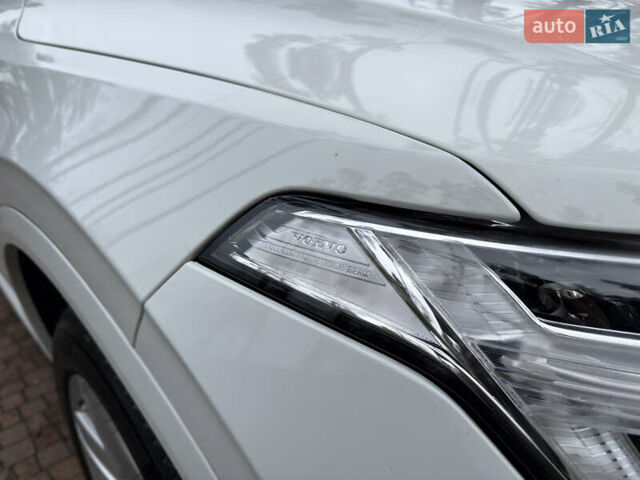 Белый Вольво ХС90, объемом двигателя 2 л и пробегом 145 тыс. км за 38400 $, фото 67 на Automoto.ua