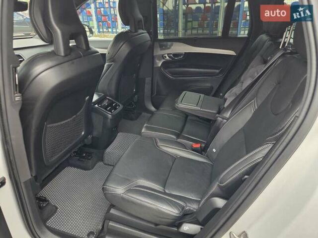 Белый Вольво ХС90, объемом двигателя 1.97 л и пробегом 117 тыс. км за 45500 $, фото 50 на Automoto.ua