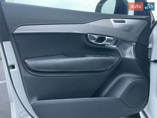 Белый Вольво ХС90, объемом двигателя 1.97 л и пробегом 98 тыс. км за 43500 $, фото 39 на Automoto.ua