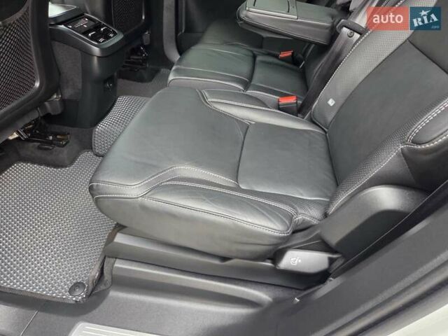 Белый Вольво ХС90, объемом двигателя 1.97 л и пробегом 117 тыс. км за 45500 $, фото 37 на Automoto.ua