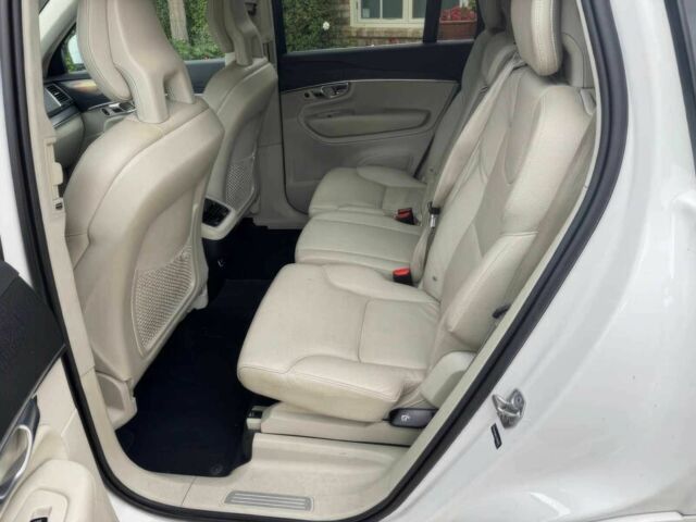 Белый Вольво ХС90, объемом двигателя 2 л и пробегом 35 тыс. км за 18000 $, фото 9 на Automoto.ua