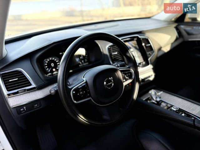 Белый Вольво ХС90, объемом двигателя 1.97 л и пробегом 105 тыс. км за 43500 $, фото 64 на Automoto.ua