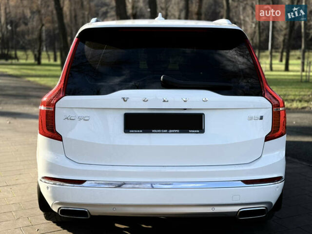 Белый Вольво ХС90, объемом двигателя 1.97 л и пробегом 105 тыс. км за 43500 $, фото 16 на Automoto.ua