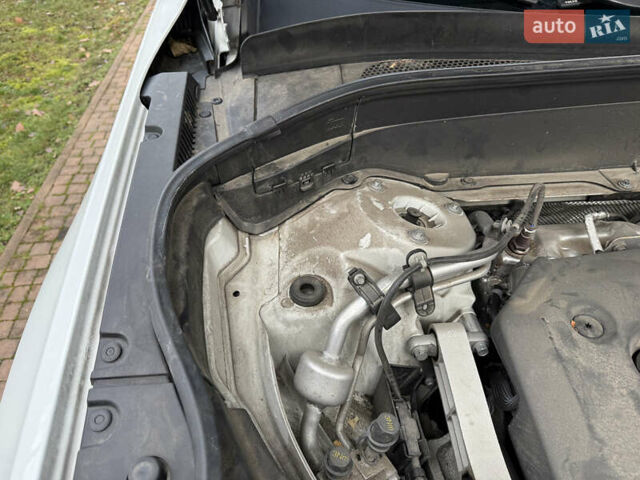 Белый Вольво ХС90, объемом двигателя 2 л и пробегом 145 тыс. км за 38400 $, фото 179 на Automoto.ua