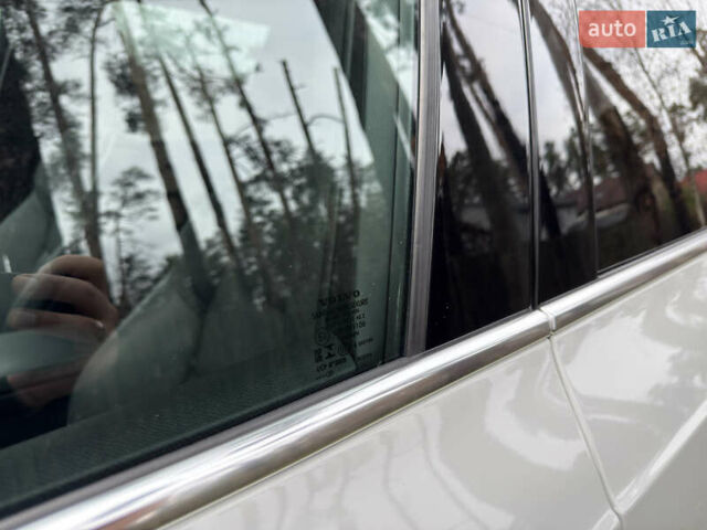 Белый Вольво ХС90, объемом двигателя 2 л и пробегом 145 тыс. км за 38400 $, фото 35 на Automoto.ua