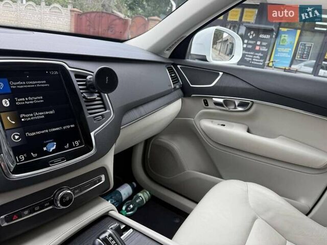Белый Вольво ХС90, объемом двигателя 1.97 л и пробегом 125 тыс. км за 30000 $, фото 11 на Automoto.ua