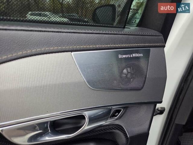 Белый Вольво ХС90, объемом двигателя 1.97 л и пробегом 117 тыс. км за 45500 $, фото 25 на Automoto.ua