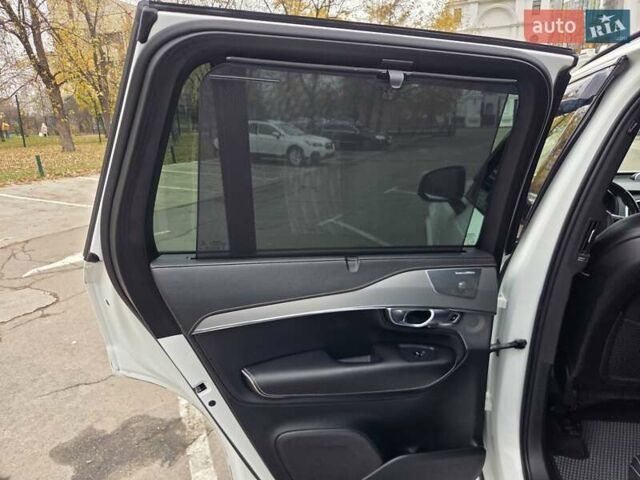 Белый Вольво ХС90, объемом двигателя 1.97 л и пробегом 117 тыс. км за 45500 $, фото 58 на Automoto.ua