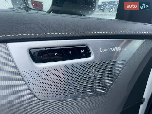 Белый Вольво ХС90, объемом двигателя 1.97 л и пробегом 98 тыс. км за 43500 $, фото 44 на Automoto.ua