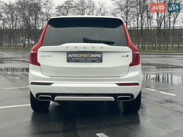Белый Вольво ХС90, объемом двигателя 1.97 л и пробегом 98 тыс. км за 43500 $, фото 23 на Automoto.ua