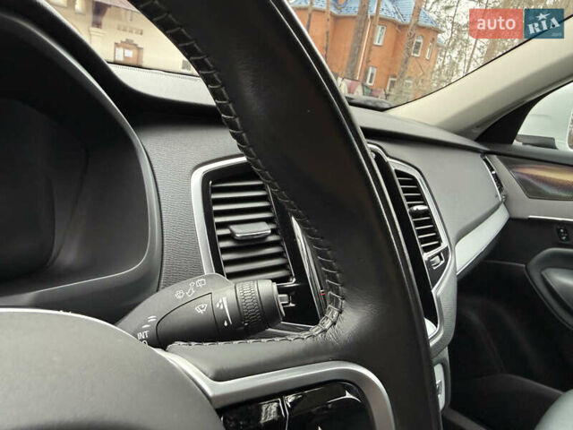 Белый Вольво ХС90, объемом двигателя 2 л и пробегом 145 тыс. км за 38400 $, фото 101 на Automoto.ua