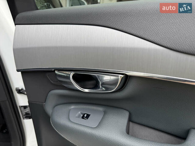 Белый Вольво ХС90, объемом двигателя 2 л и пробегом 145 тыс. км за 38400 $, фото 149 на Automoto.ua