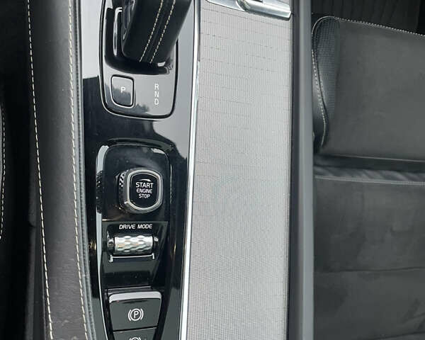 Белый Вольво ХС90, объемом двигателя 1.97 л и пробегом 98 тыс. км за 43500 $, фото 51 на Automoto.ua