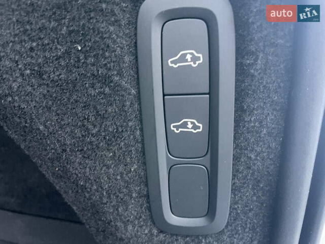 Белый Вольво ХС90, объемом двигателя 1.97 л и пробегом 98 тыс. км за 43500 $, фото 65 на Automoto.ua