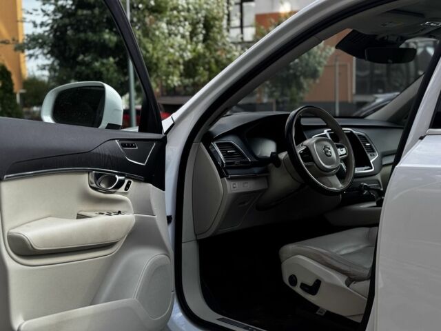 Білий Вольво ХС90, об'ємом двигуна 2 л та пробігом 82 тис. км за 38500 $, фото 15 на Automoto.ua