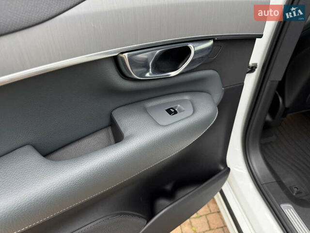 Белый Вольво ХС90, объемом двигателя 2 л и пробегом 145 тыс. км за 38400 $, фото 118 на Automoto.ua