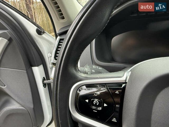 Белый Вольво ХС90, объемом двигателя 2 л и пробегом 145 тыс. км за 38400 $, фото 98 на Automoto.ua