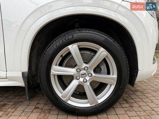 Белый Вольво ХС90, объемом двигателя 2 л и пробегом 145 тыс. км за 38400 $, фото 168 на Automoto.ua