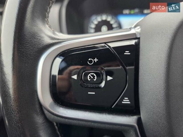 Белый Вольво ХС90, объемом двигателя 1.97 л и пробегом 117 тыс. км за 45500 $, фото 55 на Automoto.ua