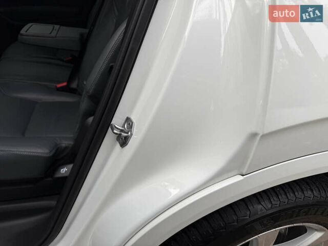 Белый Вольво ХС90, объемом двигателя 2 л и пробегом 145 тыс. км за 38400 $, фото 122 на Automoto.ua