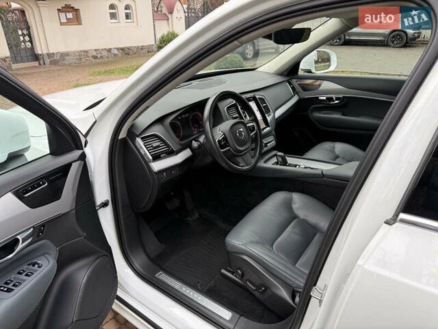 Белый Вольво ХС90, объемом двигателя 2 л и пробегом 145 тыс. км за 38400 $, фото 81 на Automoto.ua