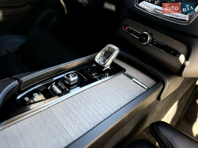 Белый Вольво ХС90, объемом двигателя 1.97 л и пробегом 105 тыс. км за 43500 $, фото 52 на Automoto.ua