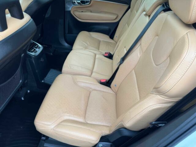 Белый Вольво ХС90, объемом двигателя 2 л и пробегом 30 тыс. км за 12300 $, фото 10 на Automoto.ua