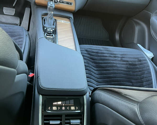 Белый Вольво ХС90, объемом двигателя 2 л и пробегом 21 тыс. км за 33000 $, фото 15 на Automoto.ua