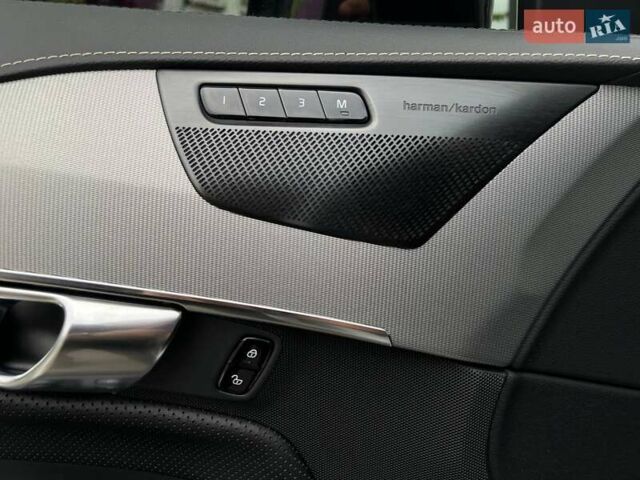 Белый Вольво ХС90, объемом двигателя 1.97 л и пробегом 58 тыс. км за 45490 $, фото 13 на Automoto.ua