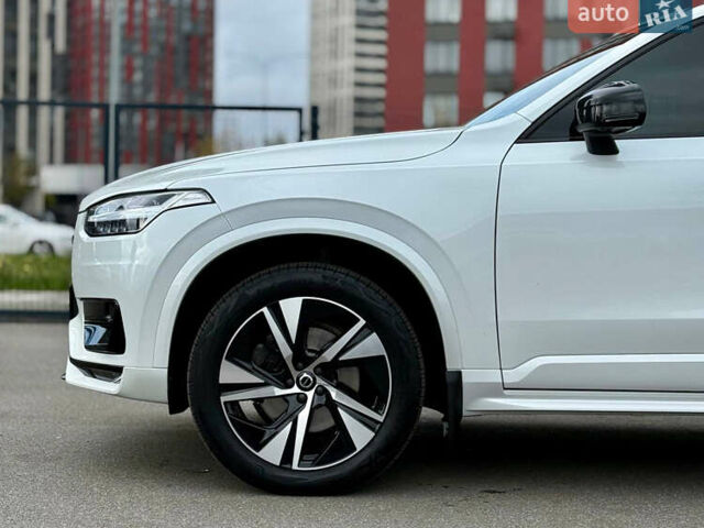 Вольво ХС90 2021 в Киеве на Automoto.ua Белый Вольво ХС90, объемом двигателя 2 л и пробегом 57 тыс. км за 45500 $, фото 9 на Automoto.ua