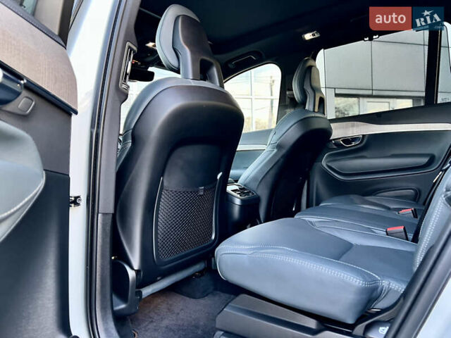 Белый Вольво ХС90, объемом двигателя 1.97 л и пробегом 85 тыс. км за 47800 $, фото 46 на Automoto.ua