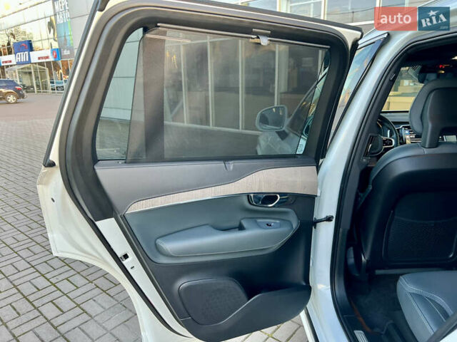 Белый Вольво ХС90, объемом двигателя 1.97 л и пробегом 85 тыс. км за 47800 $, фото 42 на Automoto.ua