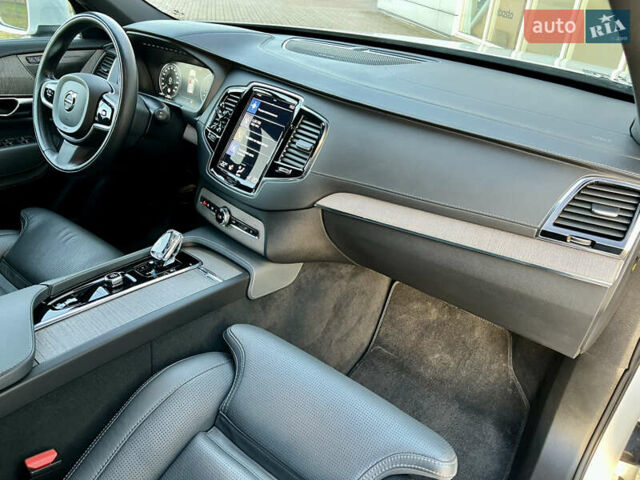 Белый Вольво ХС90, объемом двигателя 1.97 л и пробегом 85 тыс. км за 47800 $, фото 50 на Automoto.ua