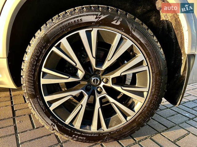 Белый Вольво ХС90, объемом двигателя 1.97 л и пробегом 85 тыс. км за 47800 $, фото 27 на Automoto.ua