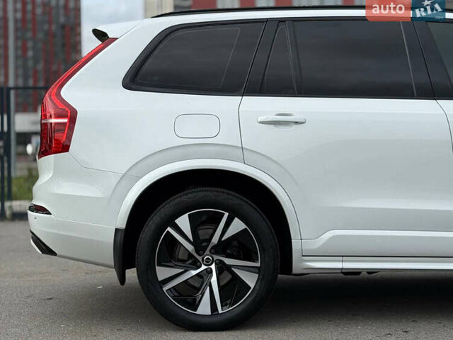 Вольво ХС90 2021 в Киеве на Automoto.ua Белый Вольво ХС90, объемом двигателя 2 л и пробегом 57 тыс. км за 45500 $, фото 12 на Automoto.ua