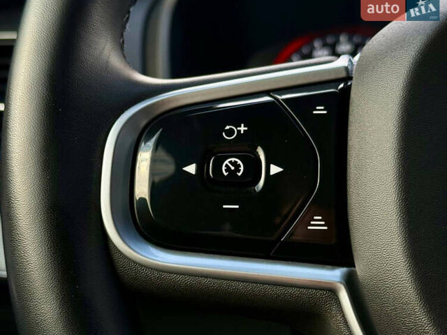 Вольво ХС90 2021 в Киеве на Automoto.ua Белый Вольво ХС90, объемом двигателя 2 л и пробегом 57 тыс. км за 45500 $, фото 26 на Automoto.ua