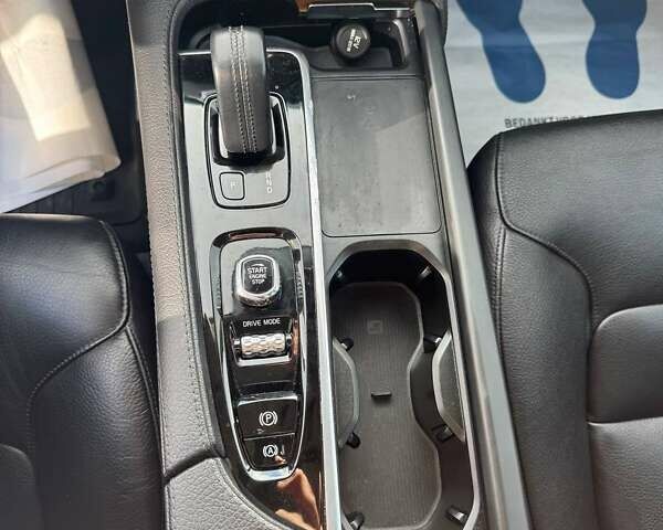 Белый Вольво ХС90, объемом двигателя 1.97 л и пробегом 33 тыс. км за 39000 $, фото 13 на Automoto.ua