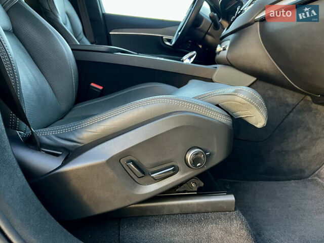 Белый Вольво ХС90, объемом двигателя 1.97 л и пробегом 85 тыс. км за 47800 $, фото 52 на Automoto.ua