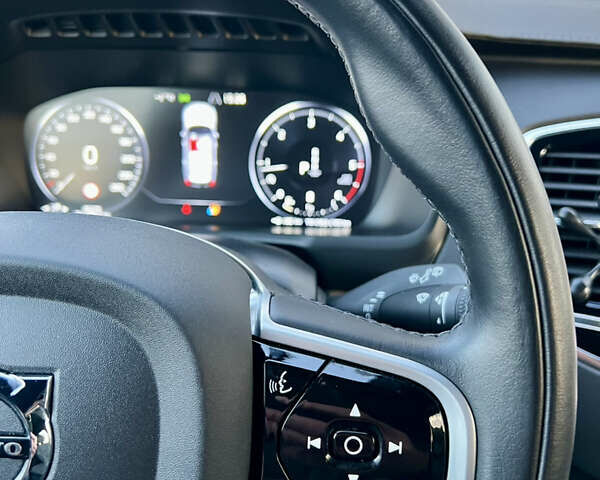 Белый Вольво ХС90, объемом двигателя 1.97 л и пробегом 85 тыс. км за 47800 $, фото 68 на Automoto.ua