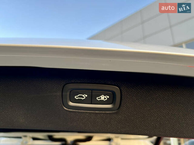 Белый Вольво ХС90, объемом двигателя 1.97 л и пробегом 85 тыс. км за 47800 $, фото 82 на Automoto.ua