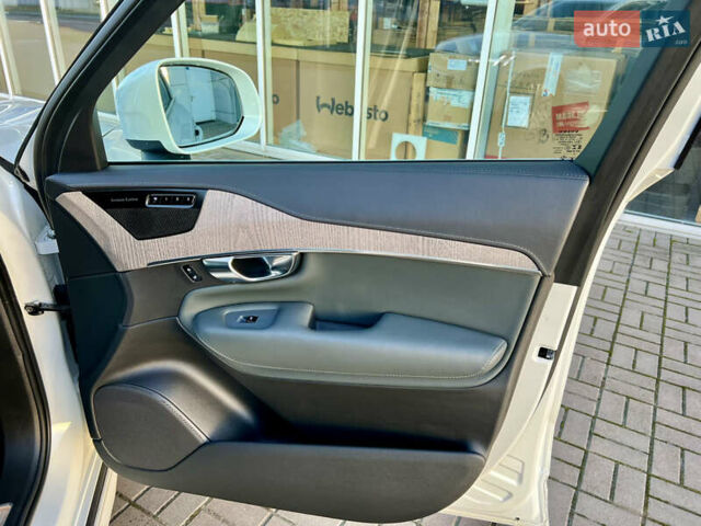 Белый Вольво ХС90, объемом двигателя 1.97 л и пробегом 85 тыс. км за 47800 $, фото 54 на Automoto.ua