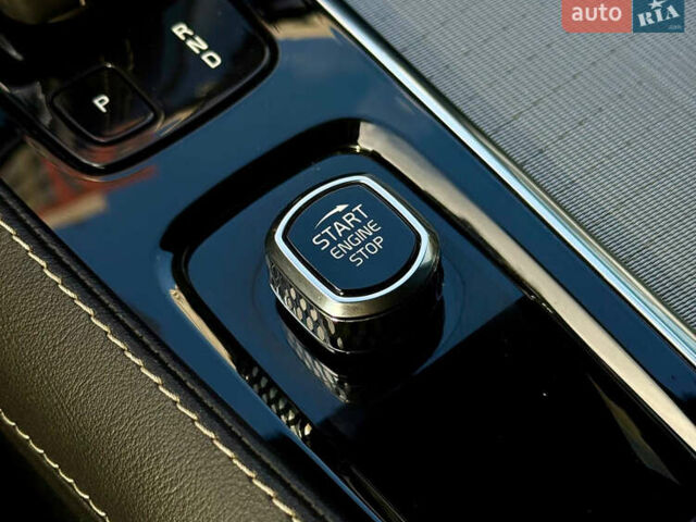 Вольво ХС90 2021 в Киеве на Automoto.ua Белый Вольво ХС90, объемом двигателя 2 л и пробегом 57 тыс. км за 45500 $, фото 24 на Automoto.ua