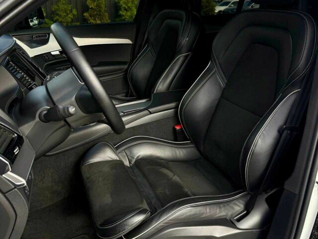 Вольво ХС90 2021 в Киеве на Automoto.ua Белый Вольво ХС90, объемом двигателя 2 л и пробегом 57 тыс. км за 45500 $, фото 15 на Automoto.ua