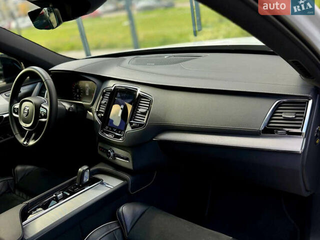 Вольво ХС90 2021 в Киеве на Automoto.ua Белый Вольво ХС90, объемом двигателя 2 л и пробегом 57 тыс. км за 45500 $, фото 37 на Automoto.ua