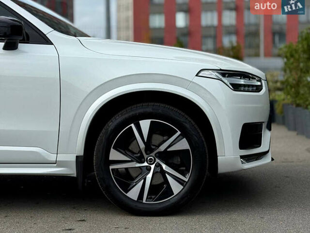 Вольво ХС90 2021 в Киеве на Automoto.ua Белый Вольво ХС90, объемом двигателя 2 л и пробегом 57 тыс. км за 45500 $, фото 11 на Automoto.ua