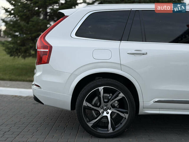 Белый Вольво ХС90, объемом двигателя 2 л и пробегом 77 тыс. км за 44000 $, фото 25 на Automoto.ua