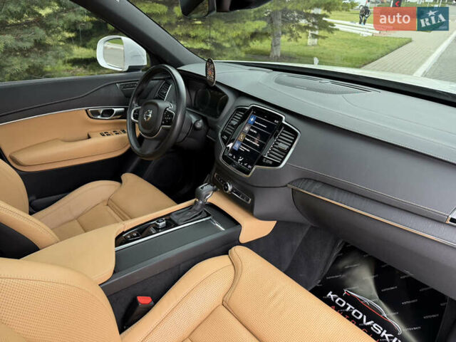 Белый Вольво ХС90, объемом двигателя 2 л и пробегом 77 тыс. км за 44000 $, фото 7 на Automoto.ua