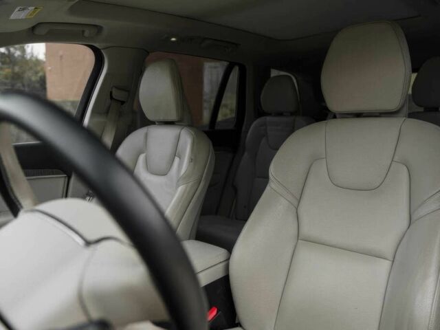 Белый Вольво ХС90, объемом двигателя 2 л и пробегом 30 тыс. км за 19500 $, фото 8 на Automoto.ua