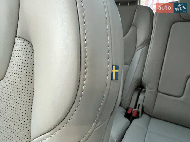 Білий Вольво ХС90, об'ємом двигуна 2 л та пробігом 38 тис. км за 73900 $, фото 65 на Automoto.ua
